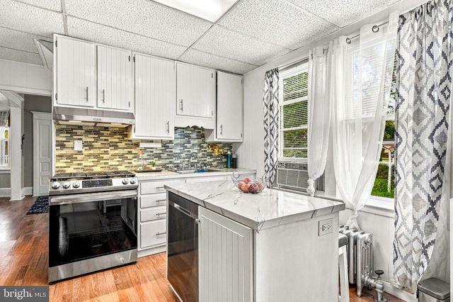 318 CONOVER ST, Burlington, NJ 08016