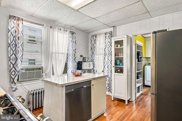 318 CONOVER ST, Burlington, NJ 08016