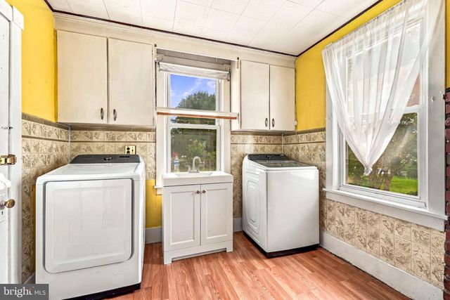 318 CONOVER ST, Burlington, NJ 08016