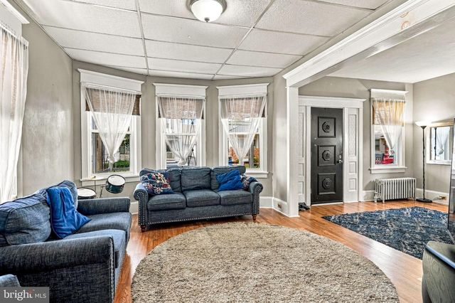 318 CONOVER ST, Burlington, NJ 08016