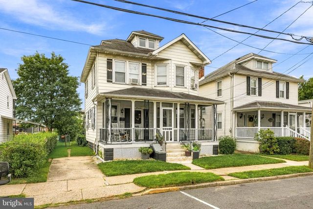 318 CONOVER ST, Burlington, NJ 08016