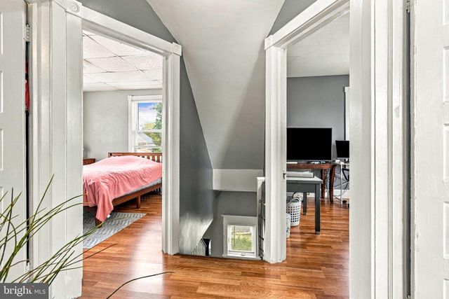 318 CONOVER ST, Burlington, NJ 08016