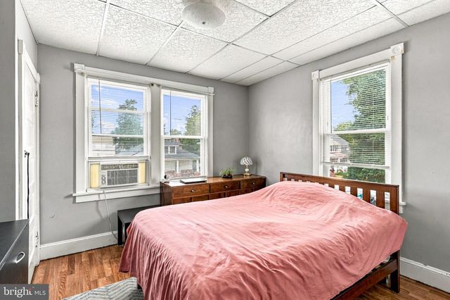 318 CONOVER ST, Burlington, NJ 08016
