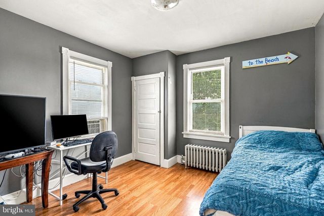 318 CONOVER ST, Burlington, NJ 08016