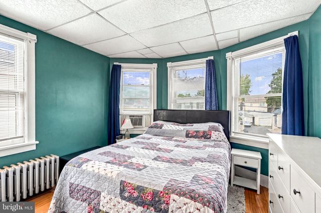 318 CONOVER ST, Burlington, NJ 08016