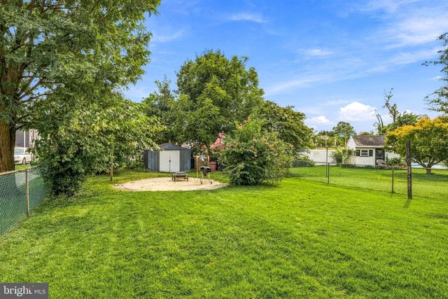 318 CONOVER ST, Burlington, NJ 08016
