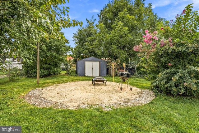 318 CONOVER ST, Burlington, NJ 08016