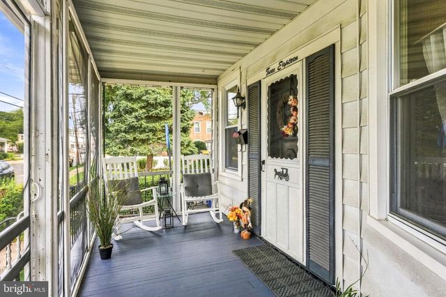 318 CONOVER ST, Burlington, NJ 08016