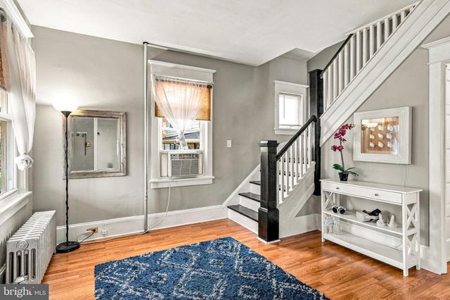 318 CONOVER ST, Burlington, NJ 08016
