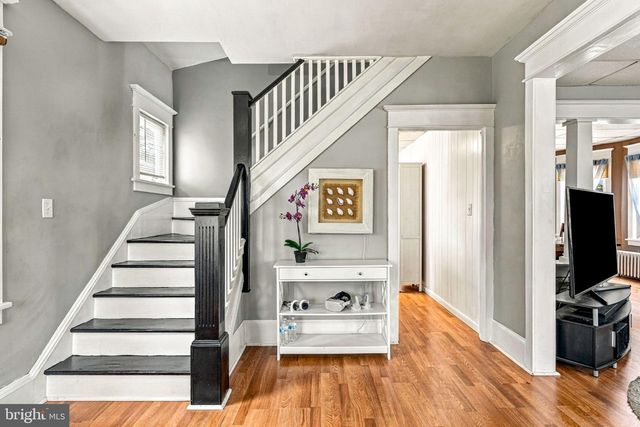 318 CONOVER ST, Burlington, NJ 08016