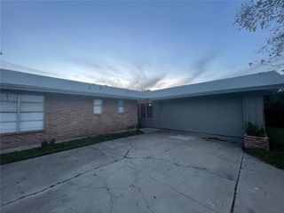 134 Daniel Moore St, Portland, TX 78374