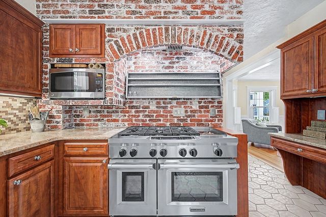 419 Prospect St, Norwood, MA 02062