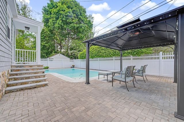 419 Prospect St, Norwood, MA 02062