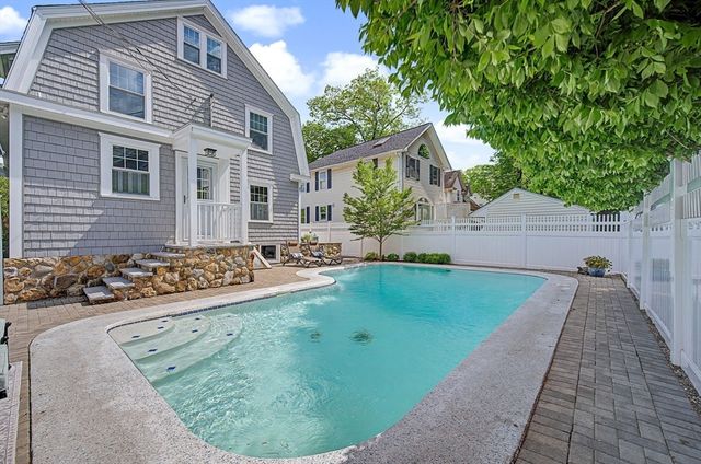 419 Prospect St, Norwood, MA 02062