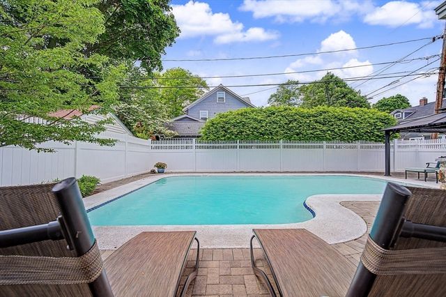 419 Prospect St, Norwood, MA 02062