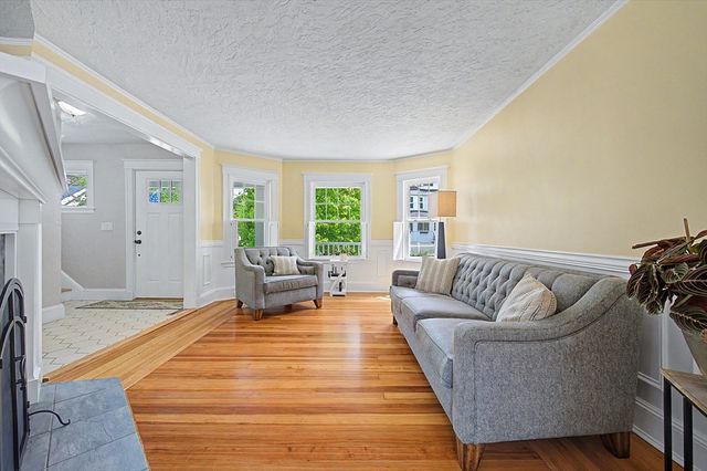 419 Prospect St, Norwood, MA 02062
