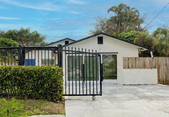 3394 SE JEFFERSON Street, Stuart, FL 34997