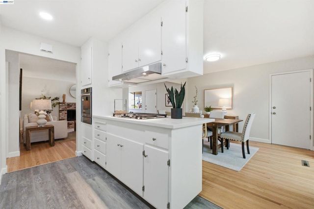 1478 Plaza Dr, San Leandro, CA 94578