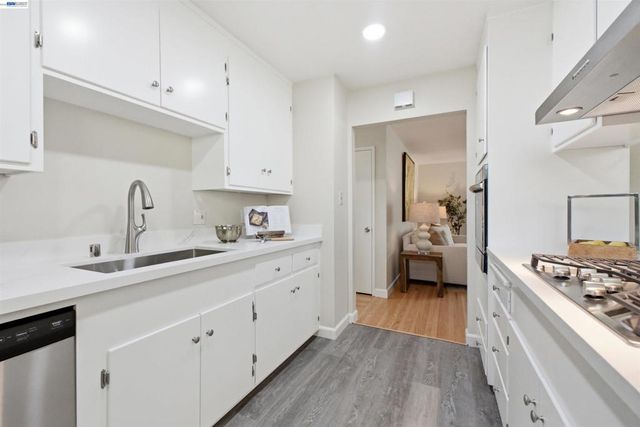 1478 Plaza Dr, San Leandro, CA 94578
