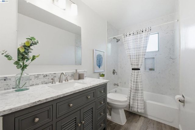 1478 Plaza Dr, San Leandro, CA 94578