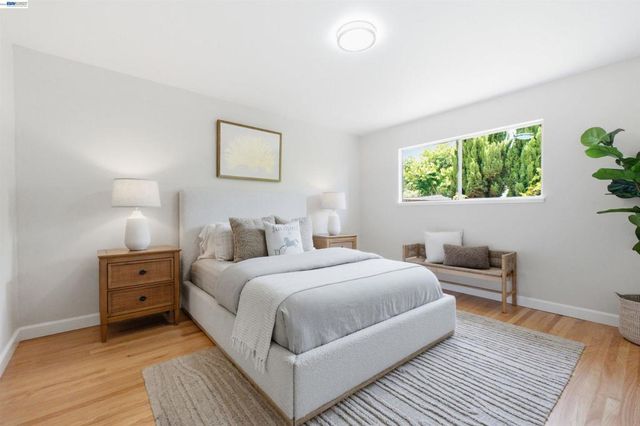 1478 Plaza Dr, San Leandro, CA 94578