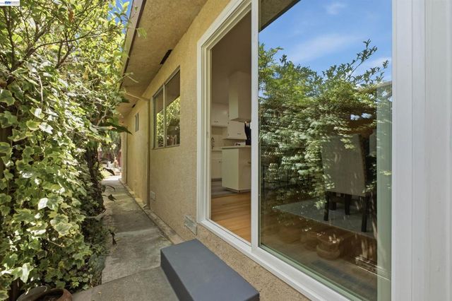 1478 Plaza Dr, San Leandro, CA 94578