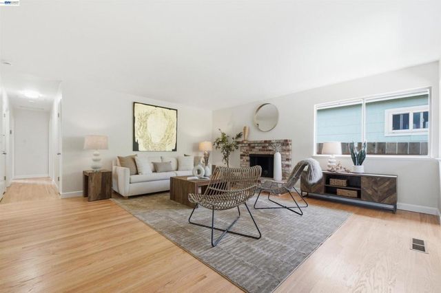 1478 Plaza Dr, San Leandro, CA 94578