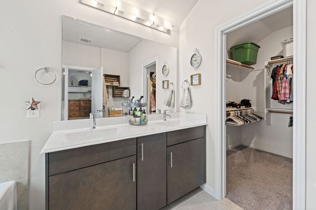 1160 Country Glen Drive, Godley, TX 76044