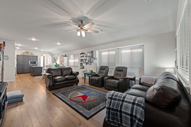 1160 Country Glen Drive, Godley, TX 76044