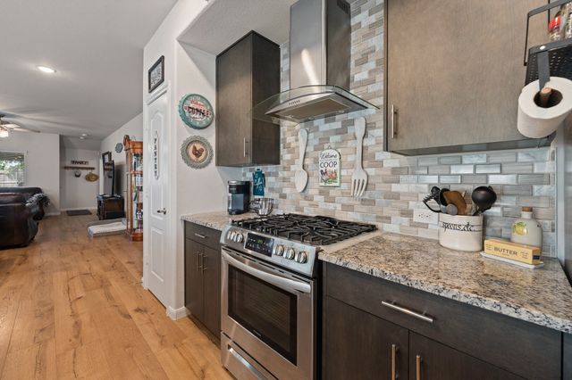 1160 Country Glen Drive, Godley, TX 76044