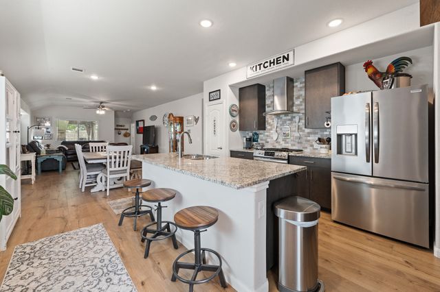 1160 Country Glen Drive, Godley, TX 76044