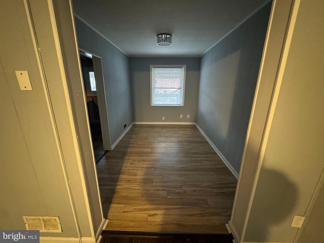 418 STEMMERS RUN RD, Essex, MD 21221