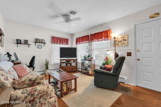 39 Innsbruck Drive, Toms River, NJ 08757