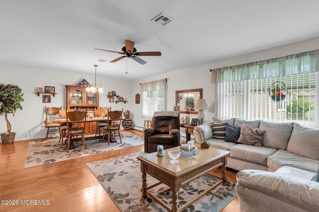 39 Innsbruck Drive, Toms River, NJ 08757
