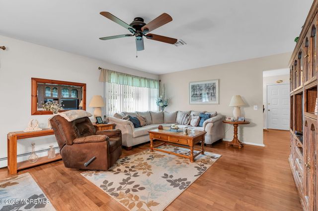 39 Innsbruck Drive, Toms River, NJ 08757