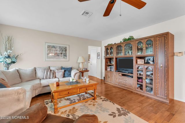 39 Innsbruck Drive, Toms River, NJ 08757