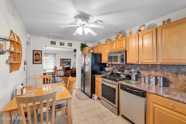 39 Innsbruck Drive, Toms River, NJ 08757
