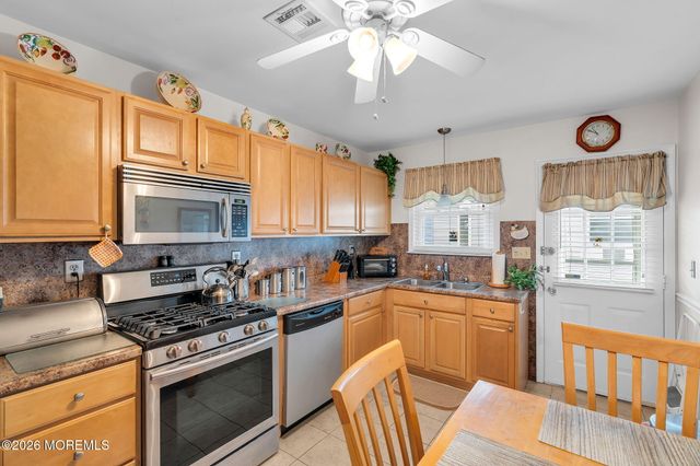 39 Innsbruck Drive, Toms River, NJ 08757