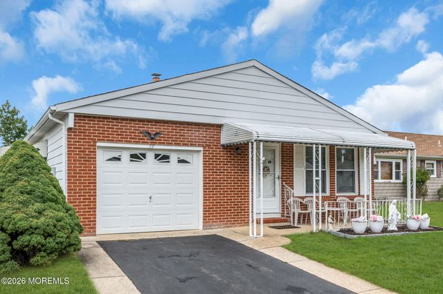 39 Innsbruck Drive, Toms River, NJ 08757