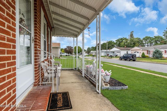 39 Innsbruck Drive, Toms River, NJ 08757