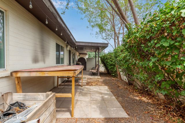117 W 10TH Street, Tempe, AZ 85281