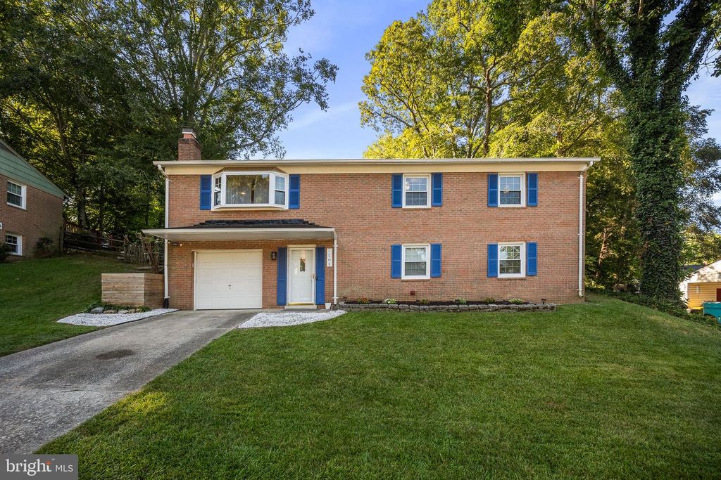 7203 HADLOW DR, Springfield, VA 22152