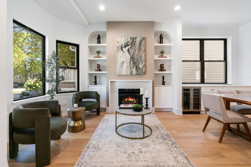 2332 N Maplewood Avenue, Chicago, IL 60647 — photo 2