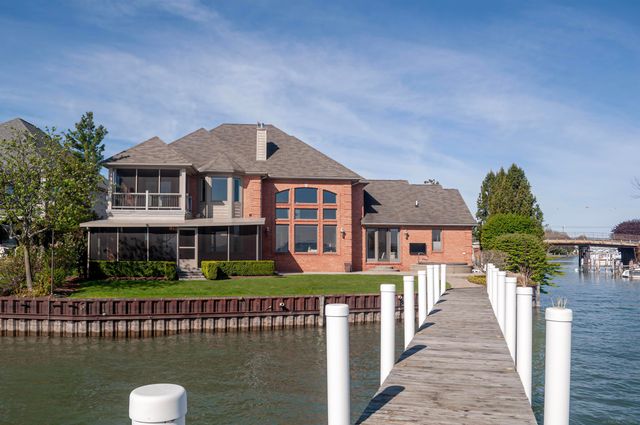 41614 Conger Bay Street, Harrison Twp, MI 48045