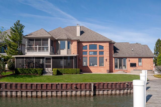 41614 Conger Bay Street, Harrison Twp, MI 48045