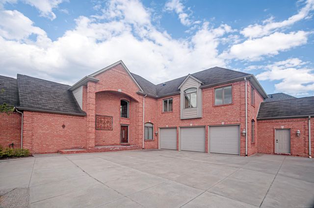 41614 Conger Bay Street, Harrison Twp, MI 48045