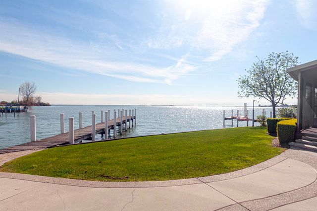 41614 Conger Bay Street, Harrison Twp, MI 48045