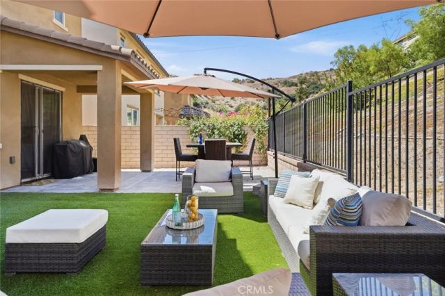 27364 Ellery Place, Saugus, CA 91350