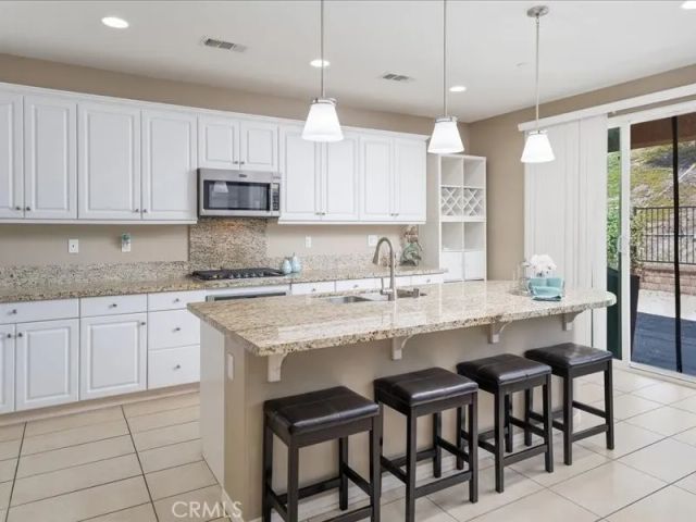 27364 Ellery Place, Saugus, CA 91350