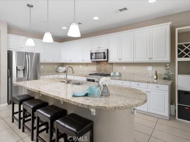 27364 Ellery Place, Saugus, CA 91350